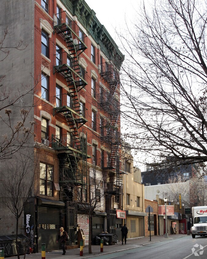 Foto del edificio - 42 Clinton St