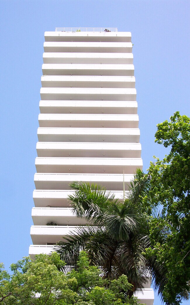 Looking up the west facade from Brickell Avenue - Imperial at Brickell