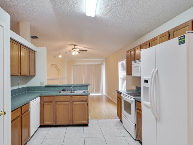 Foto del edificio - 12440 Weyburn Ct