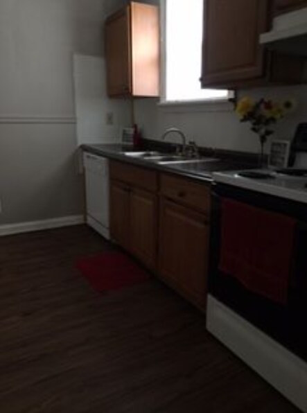 Building Photo - 1006 Greystone Ave