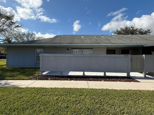 Building Photo - 4055 NW Cinnamon Tree Cir