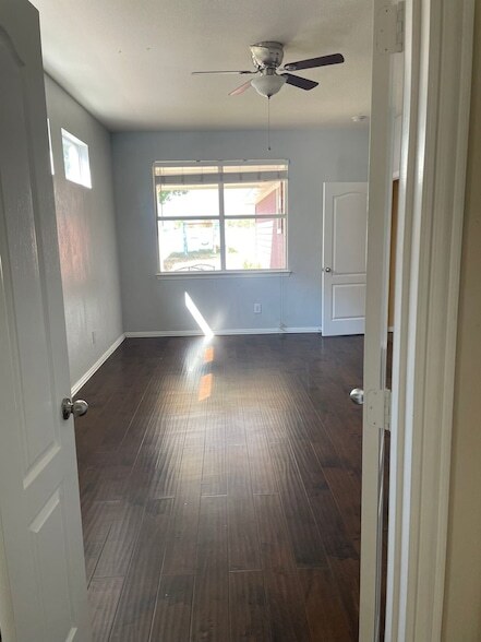 Building Photo - 9895 Cedarcrest Dr
