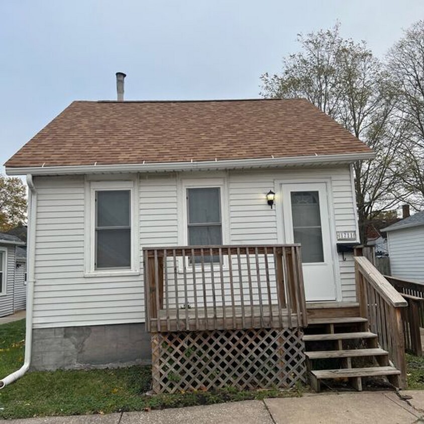 Primary Photo - 2 Bedroom 1 Bathroom Home