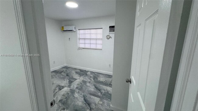 Foto del edificio - 2731 NW 100th St