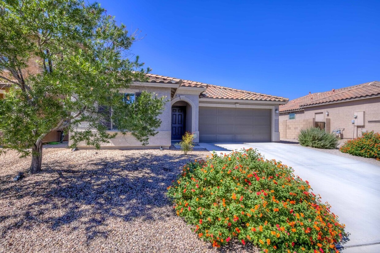 Primary Photo - Welcome to this charming 3 bedroom, 2 bath...