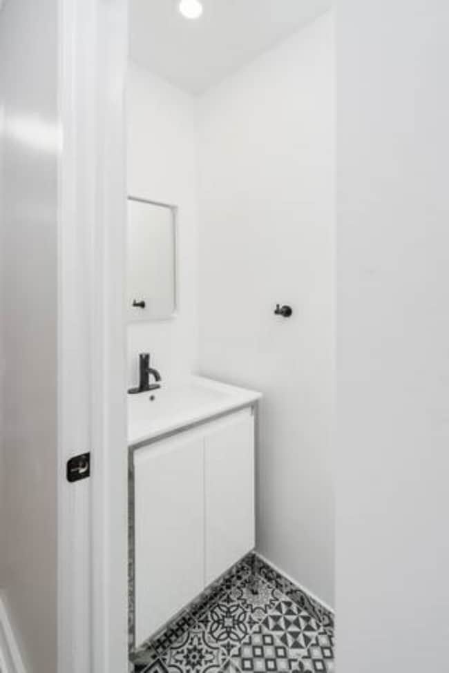 Building Photo - 2020 R. Saint-Denis