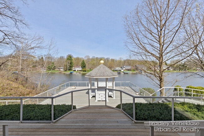 Building Photo - 7635 Sandy Hollow Ln SE