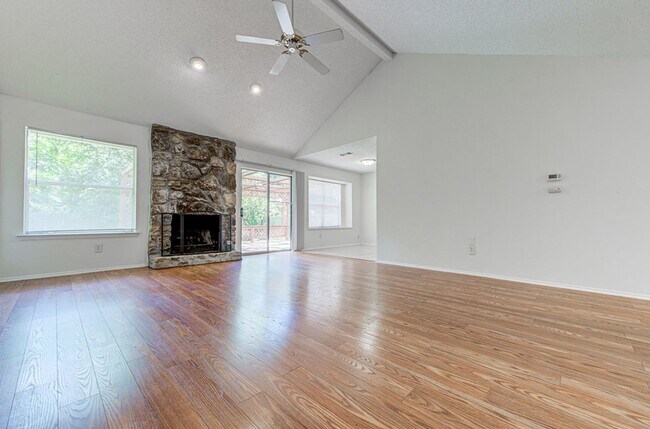 Foto del edificio - Move-In Ready Cherry Creek 3 Bedroom, 2 Bath!