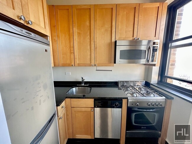 Building Photo - SECOND AVENUE