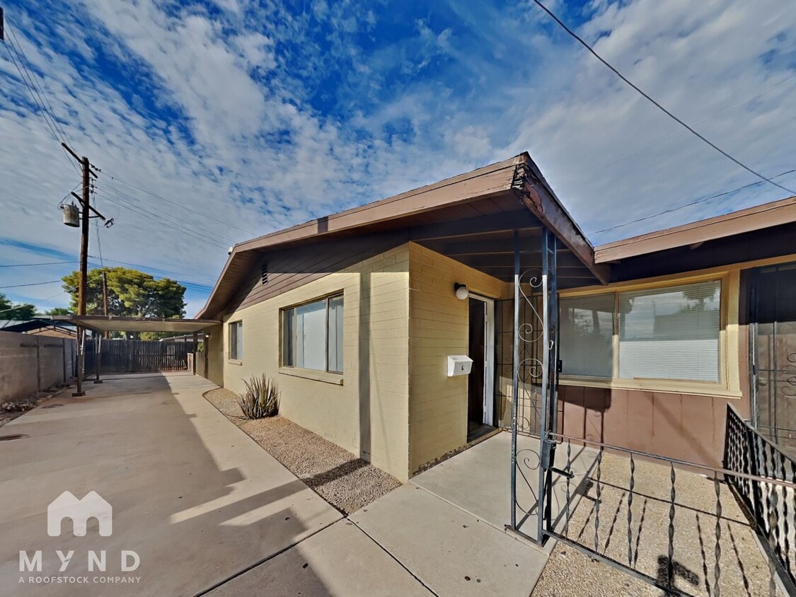 Primary Photo - 903 E 5th St