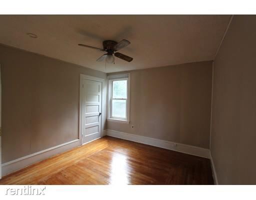 Building Photo - 3 br, 1 bath Apartment - 71 Peck St 3 Unit 3