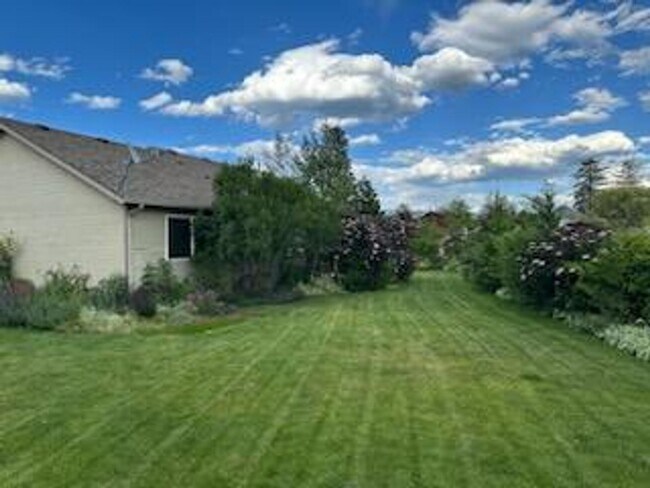 Building Photo - 780 Serenity Ln