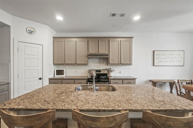 Building Photo - 1213 Glacier Ct