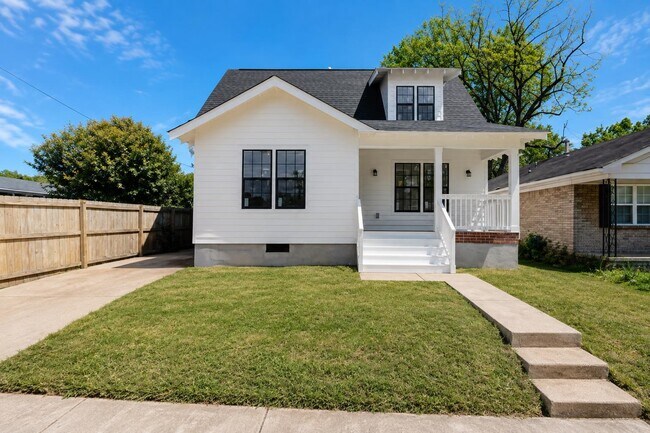 Building Photo - 960 Blythe St