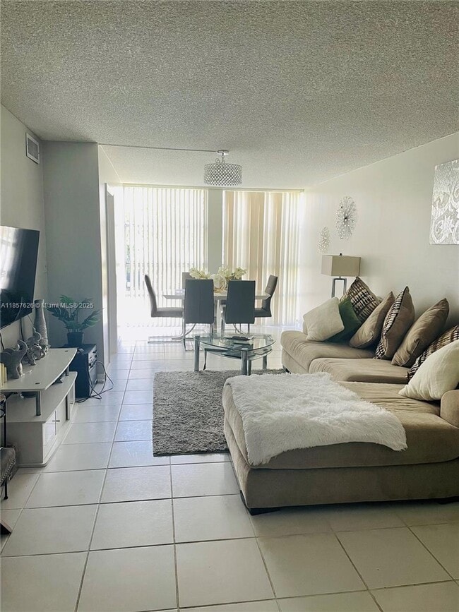 Foto del edificio - 501 Three Islands Boulevard