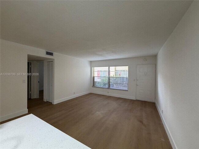 Building Photo - 3540 N University Dr