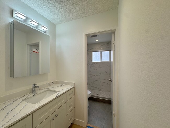 Building Photo - 900 Severus Dr