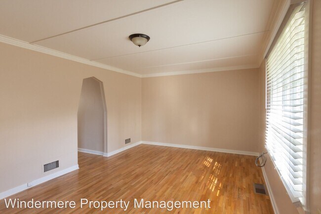 Foto del edificio - 259 E Poplar St