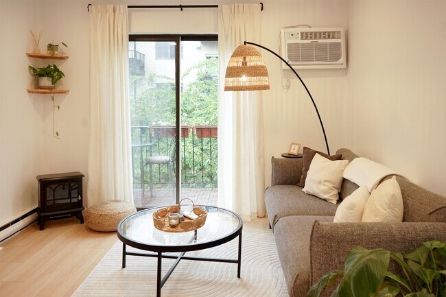 Foto del edificio - 114 Willow Ave