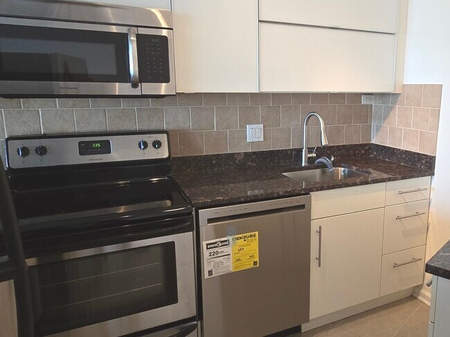 Foto del edificio - 300 N State St