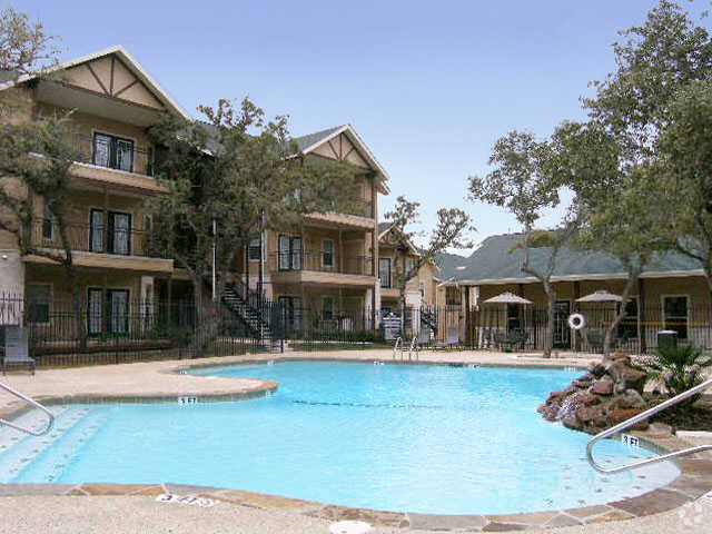 Foto principal - Legacy Oaks Apartments