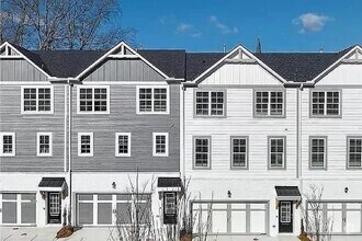 Building Photo - 1297 Ascot Ter