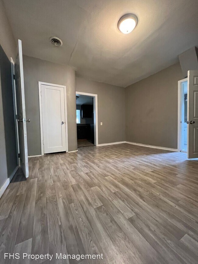 Building Photo - 3 br, 1 bath House - 2128 N Howard Ave