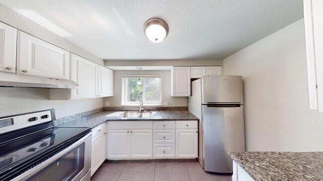 Building Photo - 333 Bonnie Ct