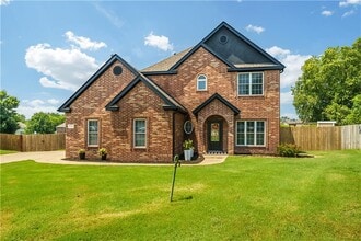 Building Photo - 6125 W Pleasant Pl