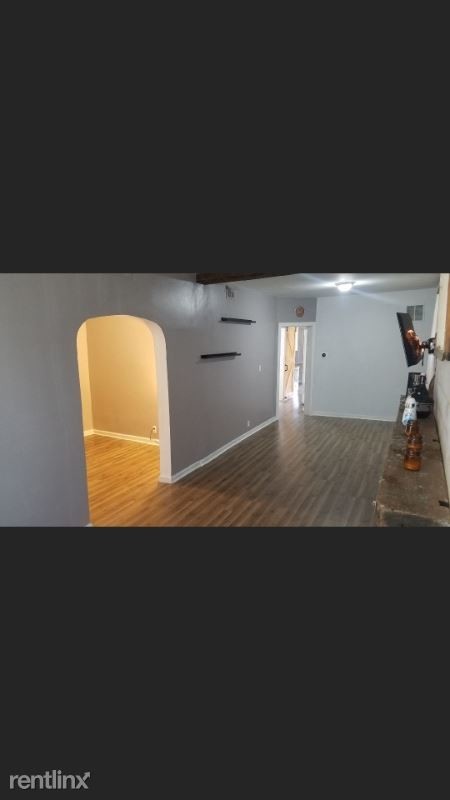 Building Photo - 3513 W Pierce Ave