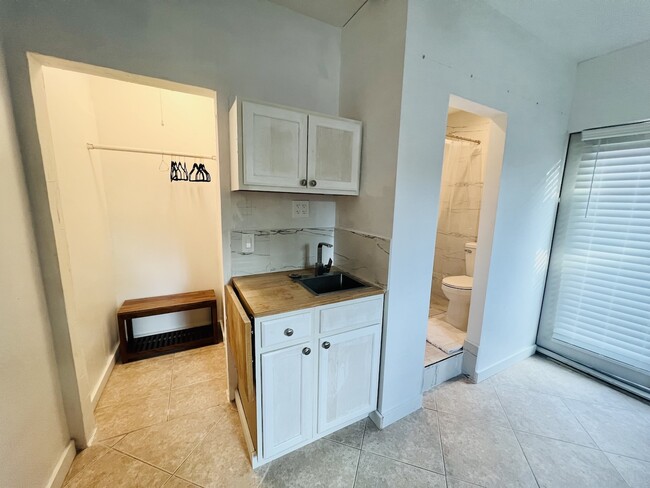 Foto del edificio - 11400 NE 13th Ave