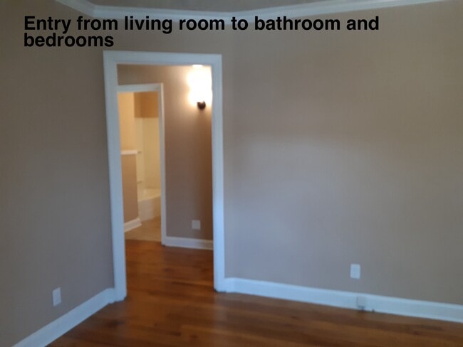 Building Photo - 105 Meadowbrook St