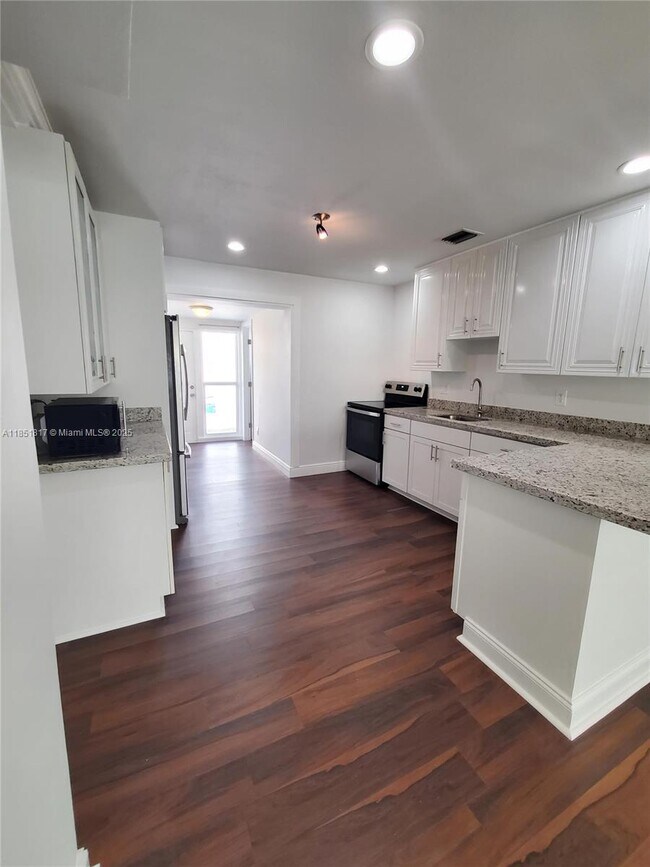 Foto del edificio - 2407 Scott St