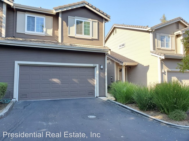Foto del edificio - 3 br, 2.5 bath House - 226 Chalet Woods Place