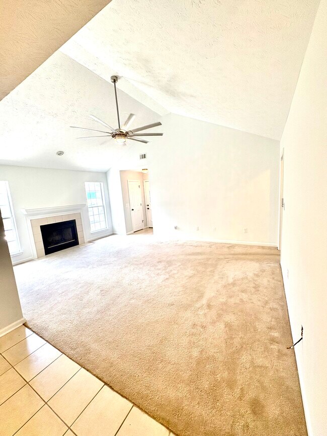 Foto del edificio - 5240 Spinnaker Ct