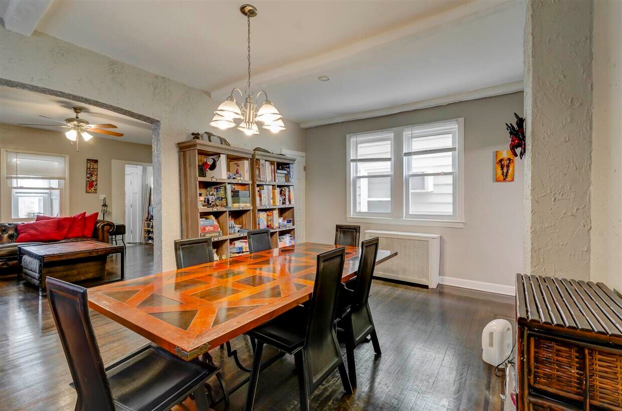 Primary Photo - 13 E 44th St