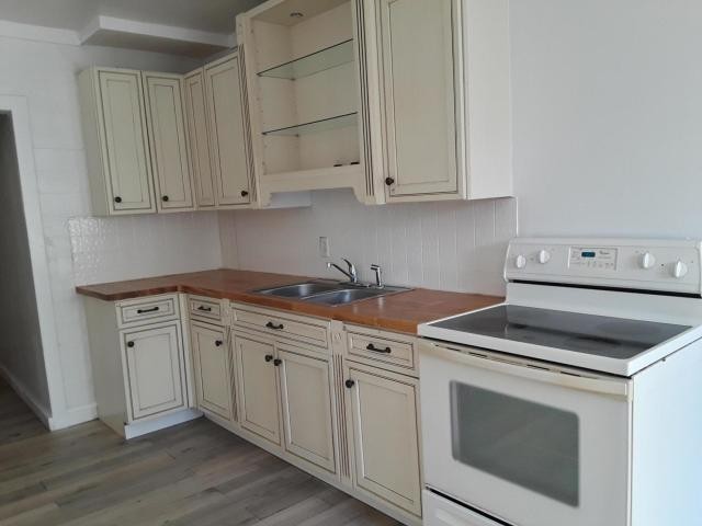 Foto del edificio - 109 E Shannondale Rd