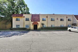 Building Photo - 3918 La Mirada Dr N