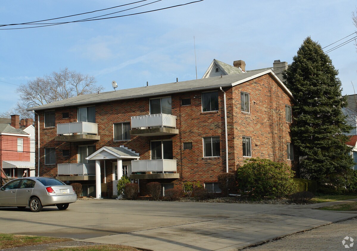 Primary Photo - 311 1st St