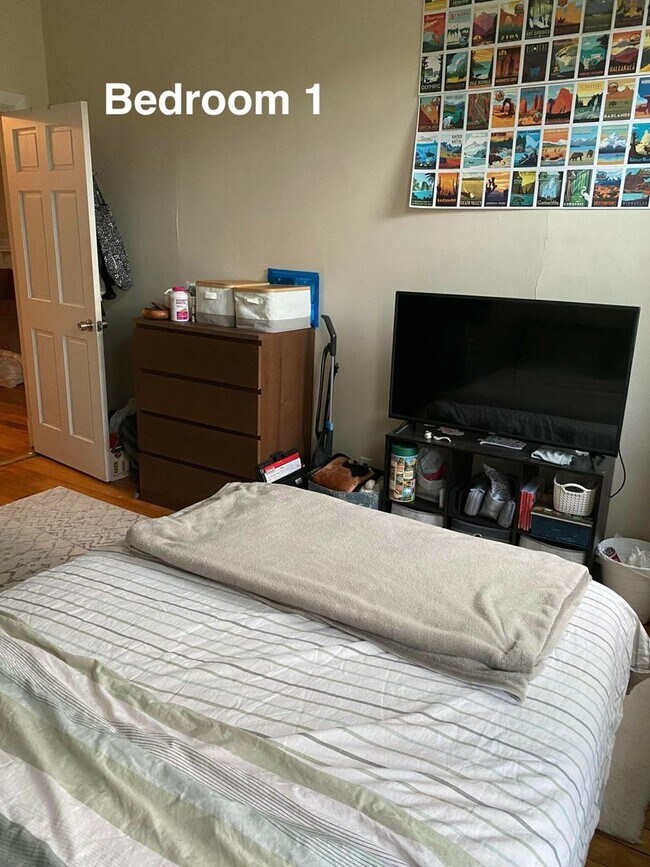 Foto del edificio - Large 4 bed in Allston