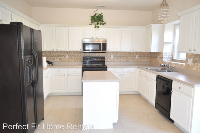 Building Photo - 4 br, 2.5 bath House - 6073 Brookmere Lane
