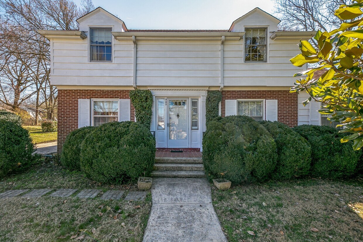 Primary Photo - 507 W High St