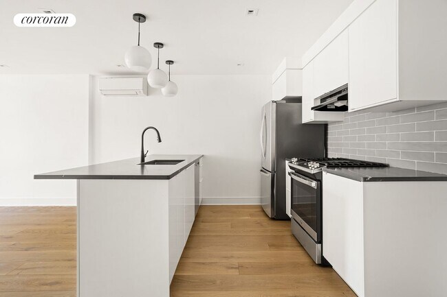 Foto del edificio - 709 Monroe St