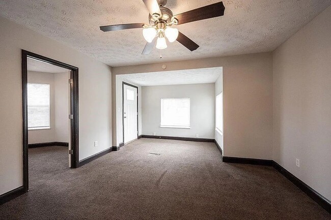 Foto del edificio - 3632 Crescent Ave