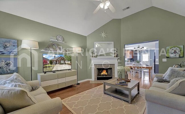 Foto del edificio - DEPOSIT PENDING! Home for rent in Forest L...