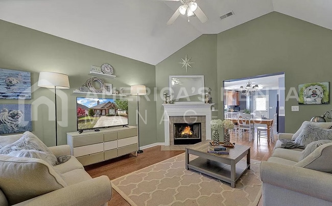 Building Photo - Home for rent in Forest Lakes!  Available ...