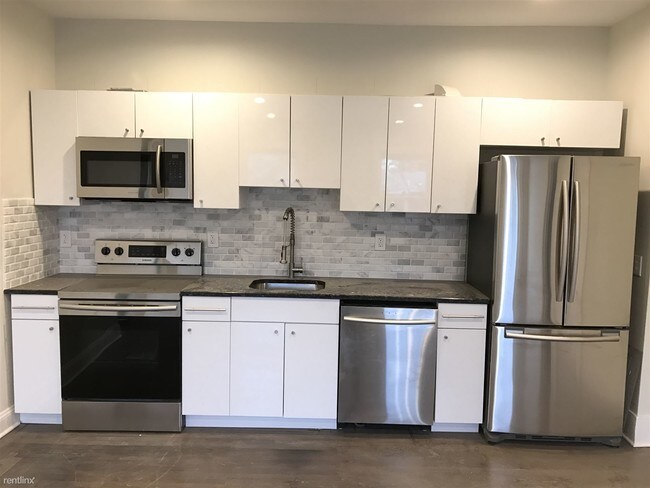 Foto del edificio - 3 br, 1 bath  - 90 Bristol St Apt 11