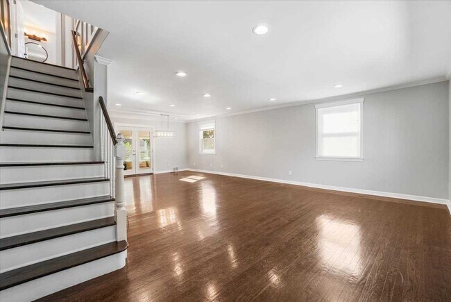 Building Photo - 36 Hasbrouck Dr