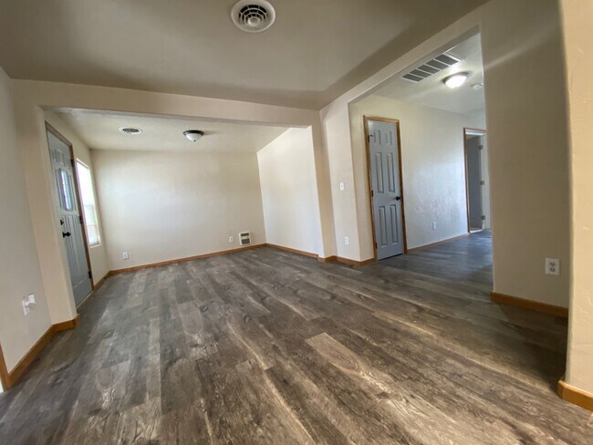 Building Photo - 1202 S Wilson St