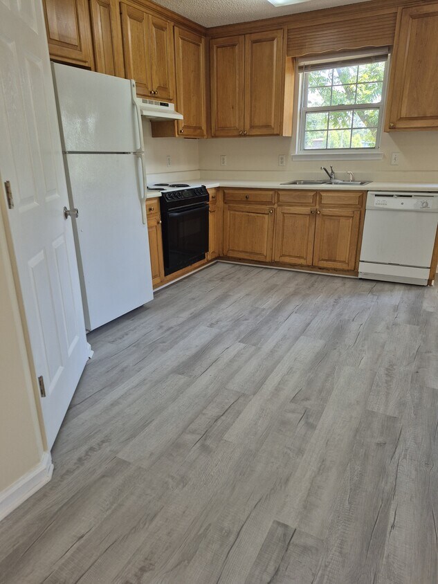 Foto principal - 1316 Edgewood Dr